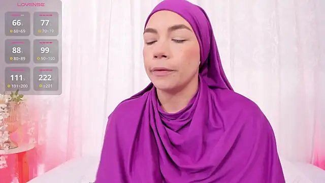 aisha vs online show from May 15, 1:25 pm
