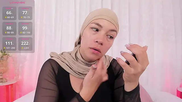 aisha vs online show from May 20, 1:08 pm