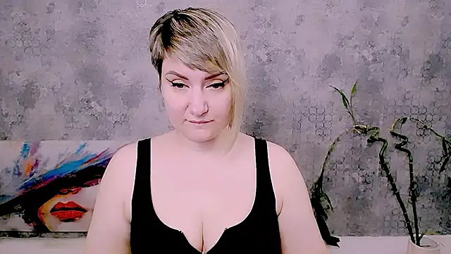 Djullia online show from May 10, 6:26 am