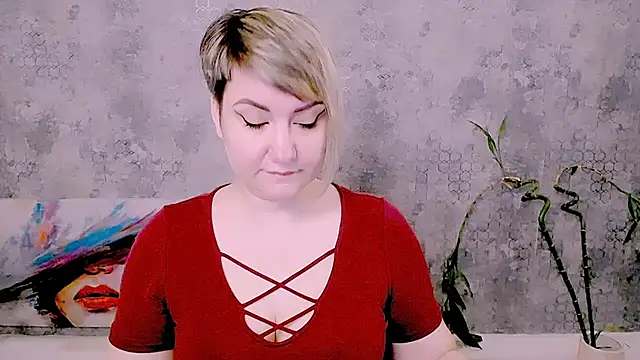 Djullia online show from May 7, 5:55 am