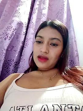 annie-19 online show from October 24, 3:41 pm