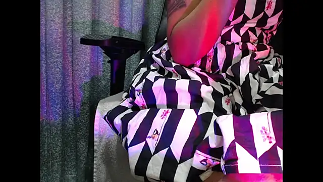 CuteRhea69 online show from May 24, 12:48 pm