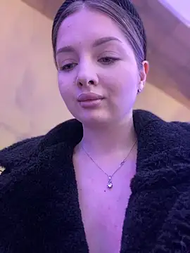 KrisMagnoly online show from March 12, 5:59 pm