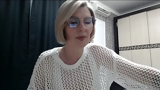 sensualEmilia online show from May 13, 5:19 pm