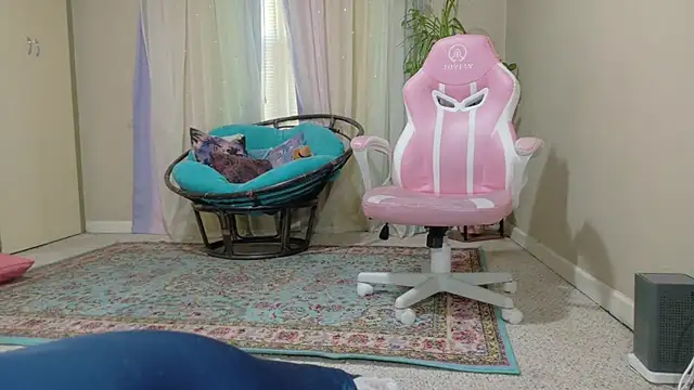 Emihaze online show from March 6, 5:30 pm