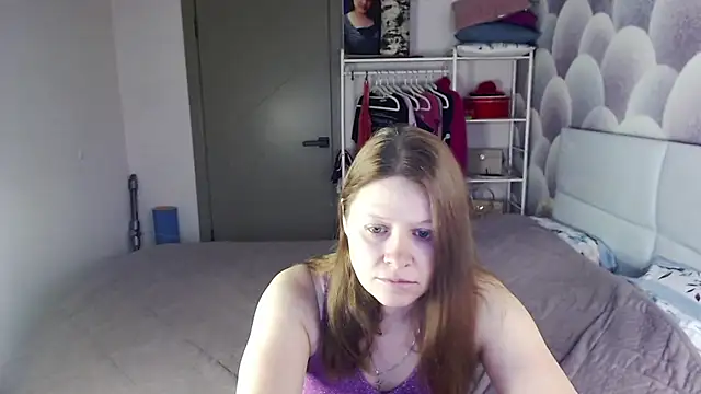 alekasamui online show from December 18, 1:54 am