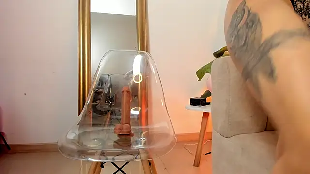  Nicoletteshea  online show from May 17, 9:14 pm
