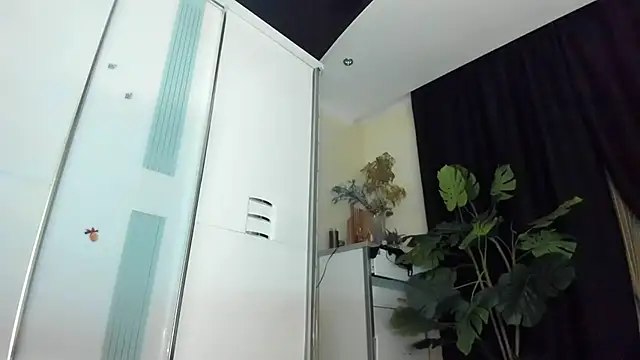 Black No 1 online show from October 6, 2:28 am