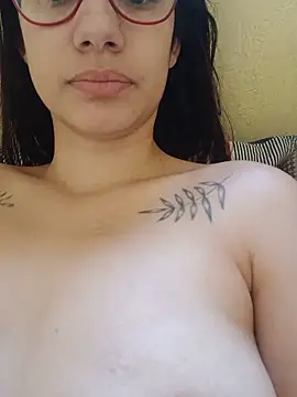 Mamamiabr online show from May 8, 3:48 pm