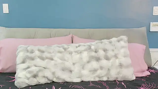 SaraBearXo online show from April 5, 1:21 pm