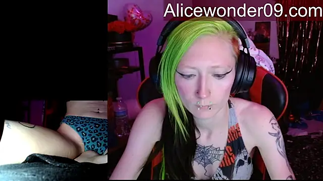 alicewonder09 online show from February 25, 3:38 am