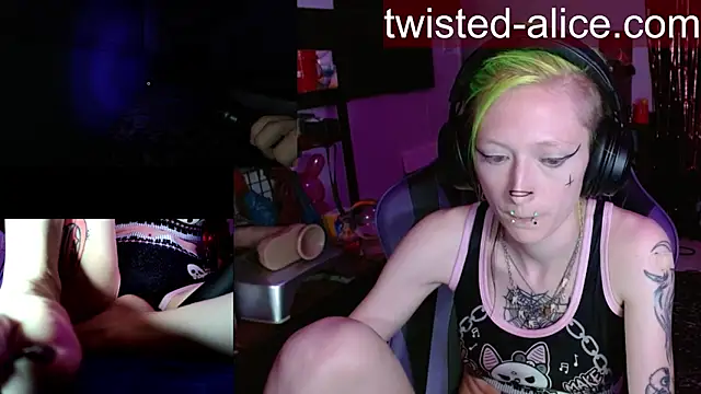 alicewonder09 online show from May 8, 4:27 am