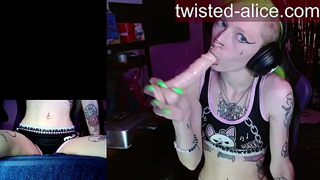 alicewonder09 online show from May 7, 4:17 am