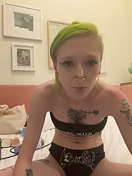 alicewonder09 online show from May 13, 5:57 am