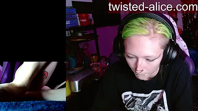 alicewonder09 online show from May 21, 4:43 am