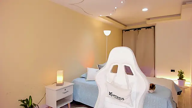 carleee winter online show from November 14, 1:16 am