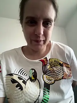 Chantalee online show from May 26, 6:02 am
