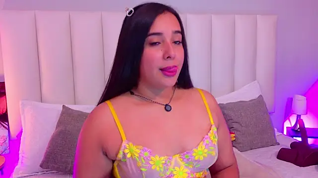 ValenScott1 online show from May 15, 1:03 pm