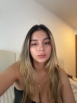 oriana zoeee online show from May 6, 11:53 pm