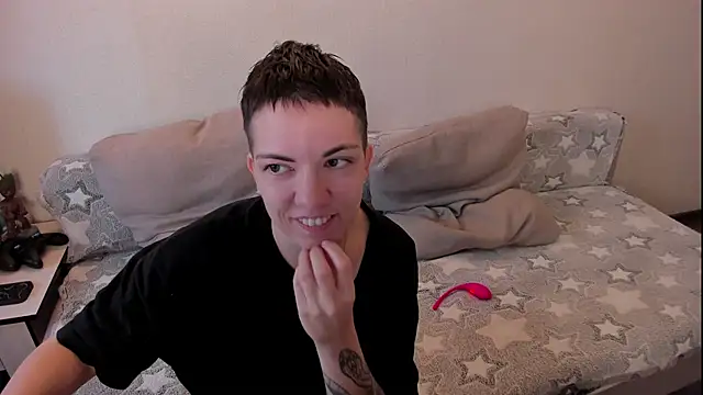 Snapshot of secret_dreams__ chatting on September 22, 7:29 am secret dreams online show from September 22, 7:29 am