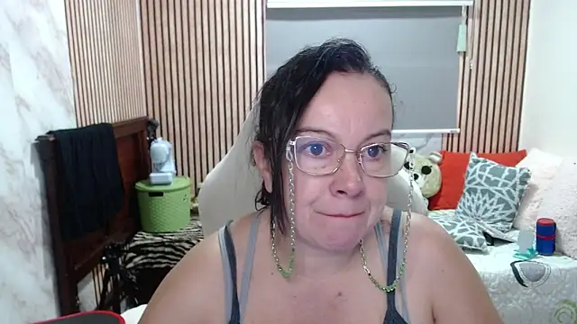 Sonialorens  online show from May 12, 4:03 pm