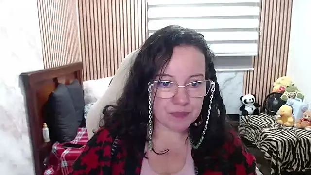 Sonialorens  online show from April 29, 5:30 pm