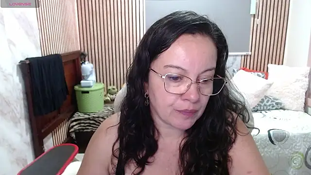 Sonialorens  online show from May 19, 9:33 pm