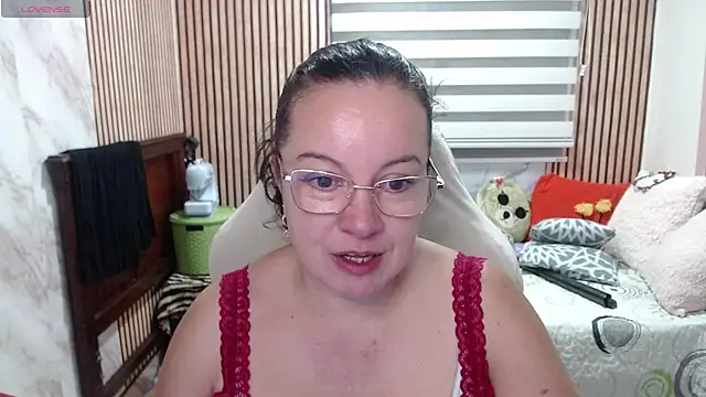 Sonialorens  online show from May 23, 5:00 pm