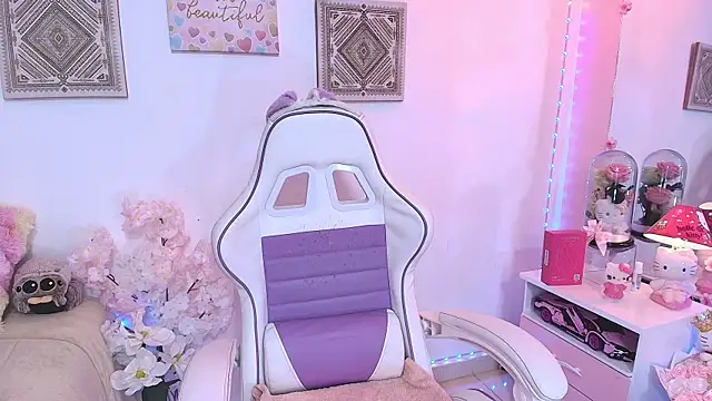 Snapshot of Foxy_Megan chatting on September 29, 7:08 pm Foxy Megan online show from September 29, 7:08 pm