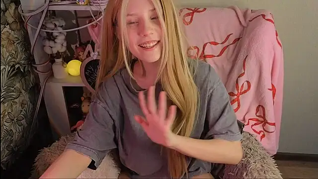 sarakaell online show from March 15, 1:51 am