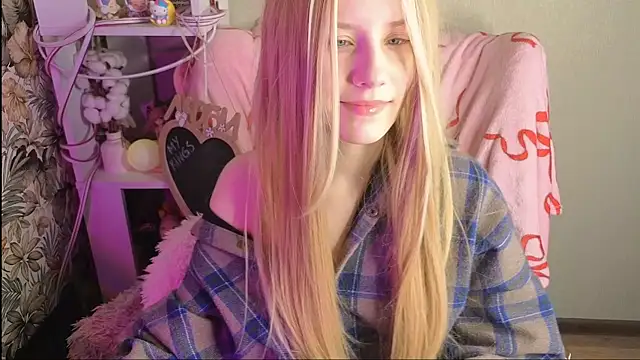 sarakaell online show from March 24, 1:55 am