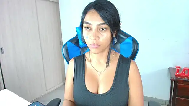 Snapshot of sophiax-x chatting on September 29, 4:23 pm sophiax-x online show from September 29, 4:23 pm