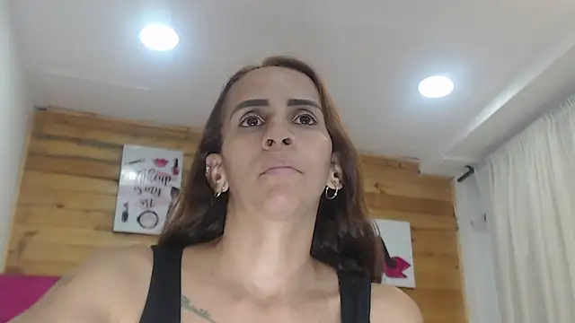 Amber Moore online show from October 16, 11:51 pm