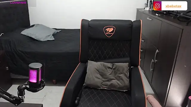 xxbbtaa online show from December 18, 8:13 pm