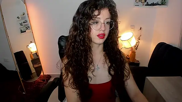 Cassandra Caiin online show from May 17, 7:02 pm