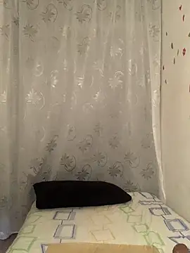 Estefani 32 online show from May 20, 9:45 pm
