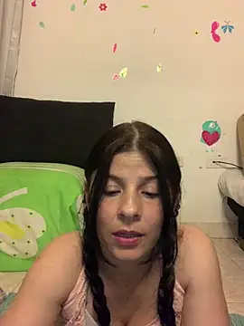 Estefani 32 online show from April 28, 7:07 pm