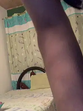 Estefani 32 online show from May 5, 1:41 am