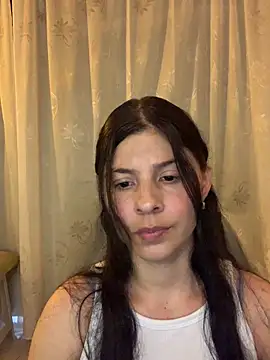 Estefani 32 online show from May 21, 9:57 pm