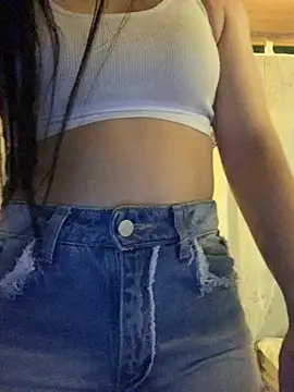 Estefani 32 online show from May 17, 9:36 pm