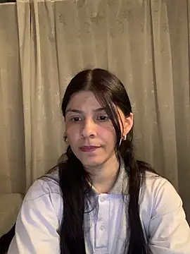 Estefani 32 online show from May 7, 2:27 am