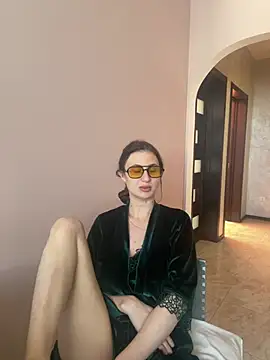 Flossy Vettie online show from April 6, 2:18 pm