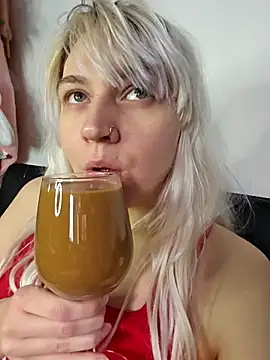 ScarletCallings420 online show from November 10, 7:42 pm