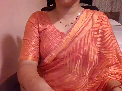 Pinky 4 online show from November 3, 9:41 pm