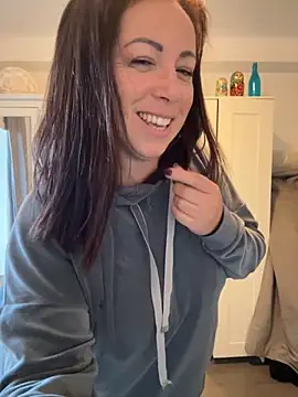 kymii online show from October 26, 6:31 am