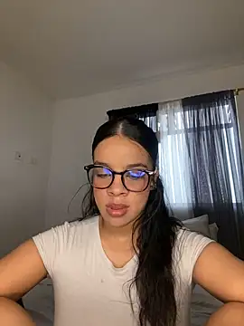 trianawhite online show from May 21, 3:21 pm