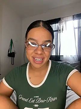 trianawhite online show from January 14, 3:17 pm