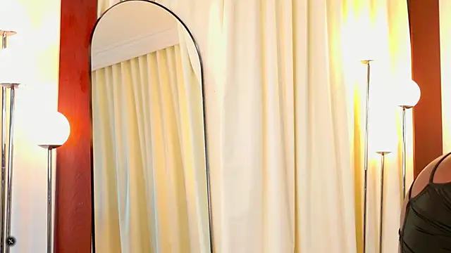 lissetlong69 online show from May 21, 1:58 am