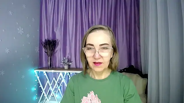 queen a n i online show from May 4, 8:51 am