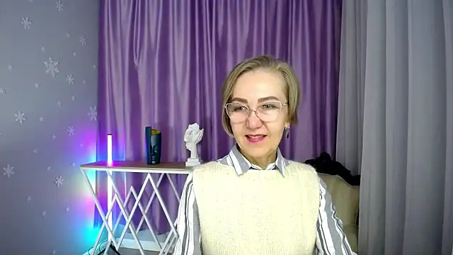 queen a n i online show from October 10, 6:51 am